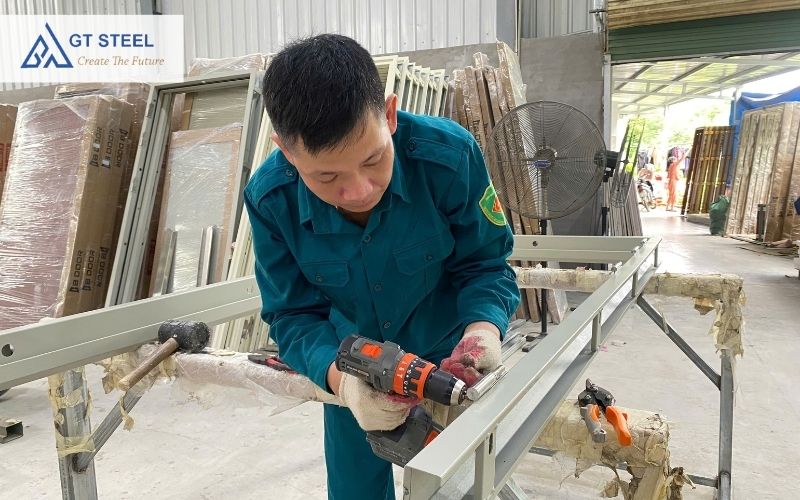 lắp cửa chống cháy