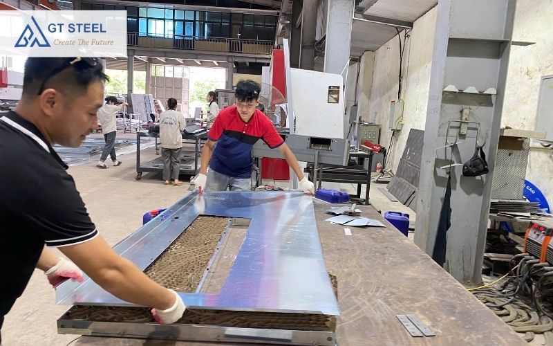 ghép cửa thép  chống cháy 